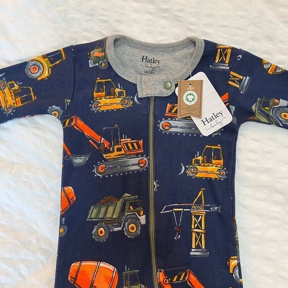 Hatley Baby: Construction Trucks Organic Cotton Footie Onesie, 18-24 Mos, BNWT - Picture 2 of 4